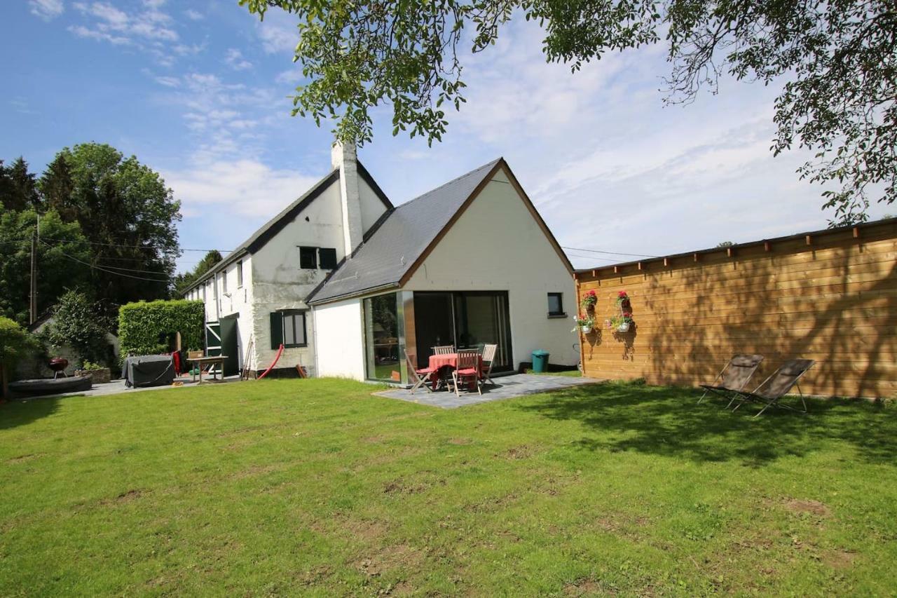Studio confortable à la campagne et proche de la ville Walhain-Saint-Paul Esterno foto