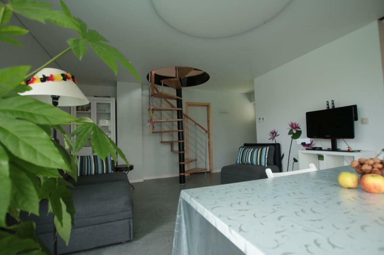 Studio confortable à la campagne et proche de la ville Walhain-Saint-Paul Esterno foto